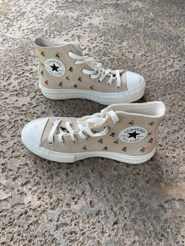Women 7 Converse Chuck Taylor As Lift Embroidered Roses